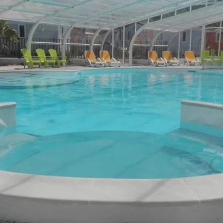 Ferienhaus Mobilhome 4 Etoiles - Piscine - Eeieif Saint-Jean-de-Monts